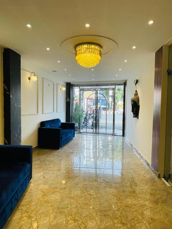 Hotel Dileep42 Λάκναου Εξωτερικό φωτογραφία