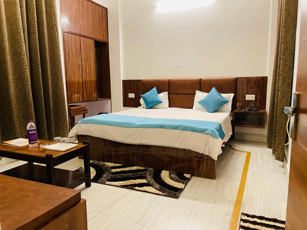 Hotel Dileep42 Λάκναου Εξωτερικό φωτογραφία