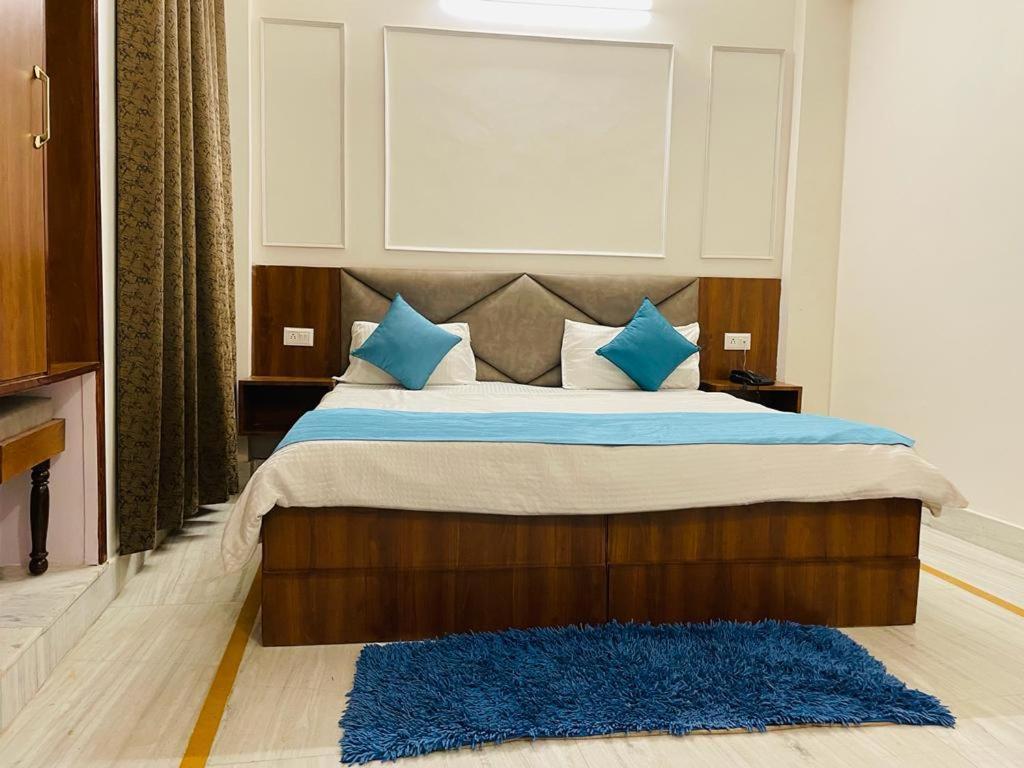 Hotel Dileep42 Λάκναου Εξωτερικό φωτογραφία