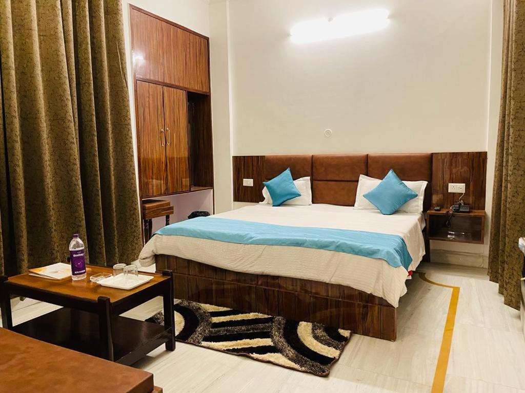 Hotel Dileep42 Λάκναου Εξωτερικό φωτογραφία