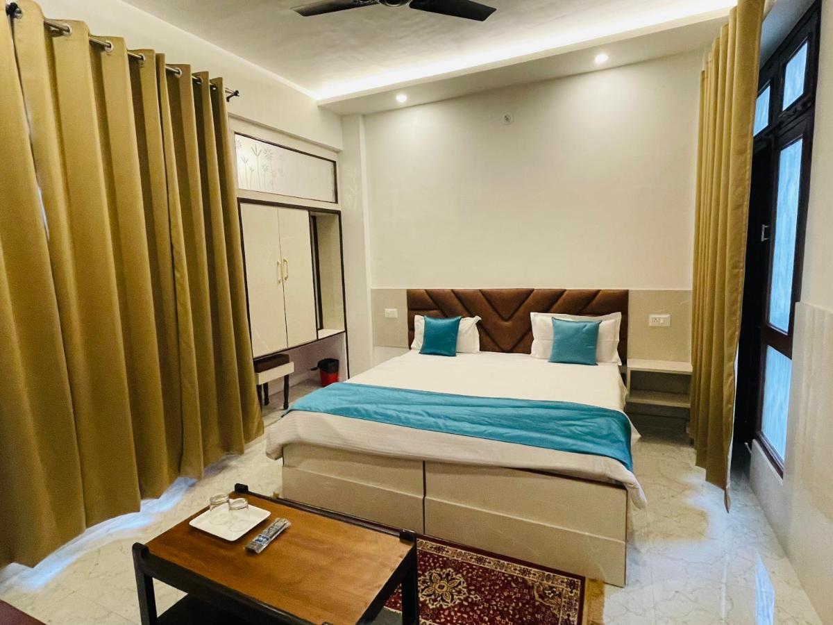 Hotel Dileep42 Λάκναου Εξωτερικό φωτογραφία