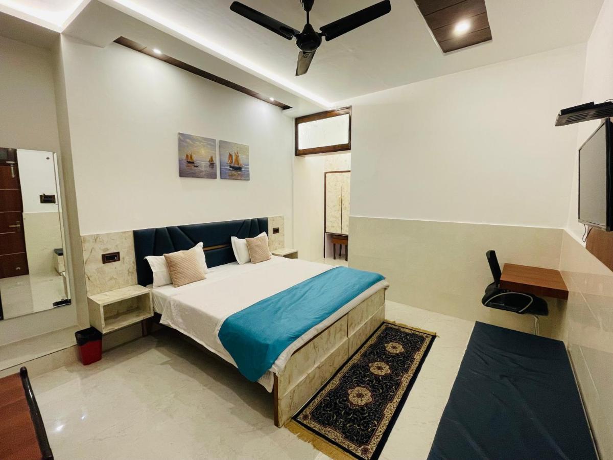 Hotel Dileep42 Λάκναου Εξωτερικό φωτογραφία