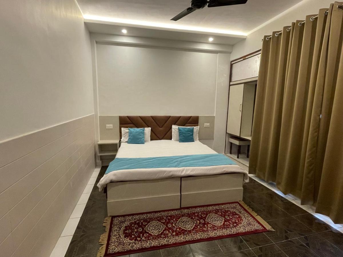 Hotel Dileep42 Λάκναου Εξωτερικό φωτογραφία