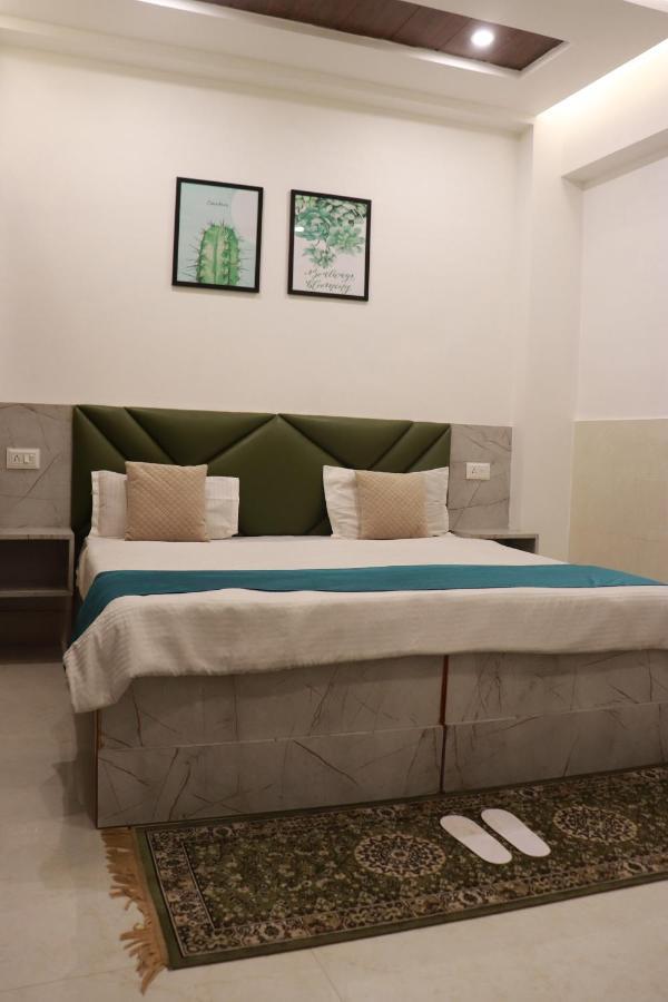 Hotel Dileep42 Λάκναου Εξωτερικό φωτογραφία