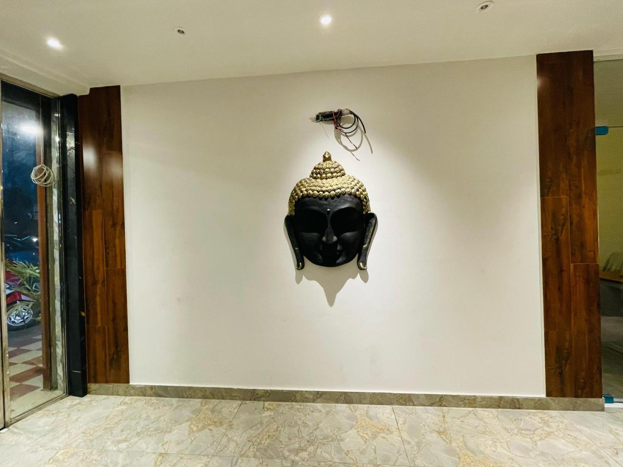 Hotel Dileep42 Λάκναου Εξωτερικό φωτογραφία
