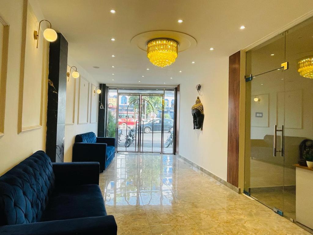Hotel Dileep42 Λάκναου Εξωτερικό φωτογραφία